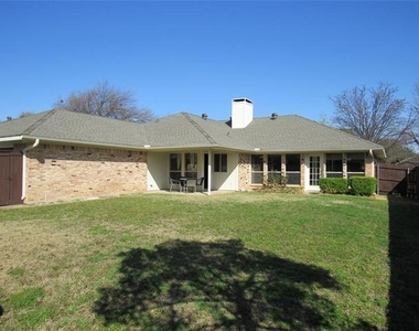 2312 Blue Cypress Drive - Photo Thumbnail 30