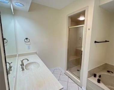 2312 Blue Cypress Drive - Photo Thumbnail 23