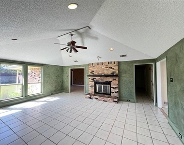 2312 Blue Cypress Drive - Photo Thumbnail 2