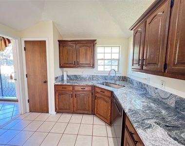 2312 Blue Cypress Drive - Photo Thumbnail 5