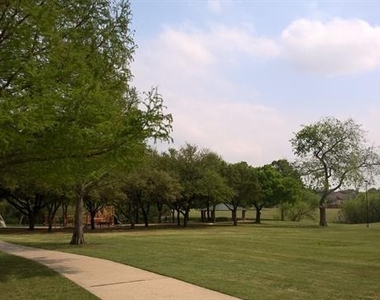 2312 Blue Cypress Drive - Photo Thumbnail 32