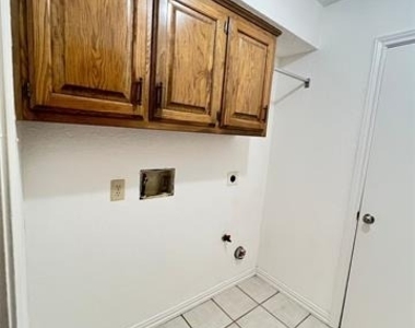 2312 Blue Cypress Drive - Photo Thumbnail 16