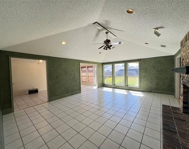 2312 Blue Cypress Drive - Photo Thumbnail 12