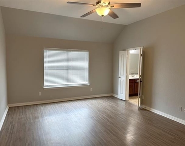 60 Kramer Lane - Photo Thumbnail 20
