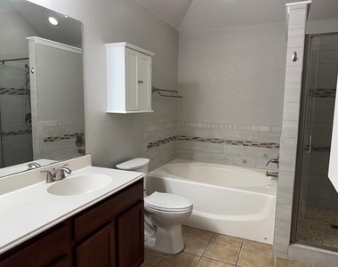 60 Kramer Lane - Photo Thumbnail 22
