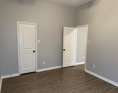 60 Kramer Lane - Photo Thumbnail 17