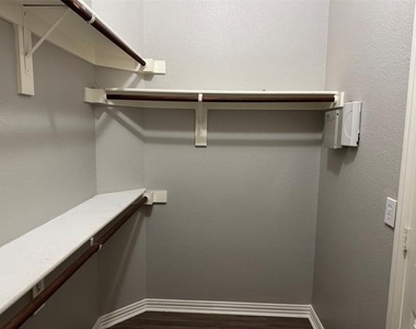 60 Kramer Lane - Photo Thumbnail 25