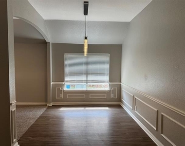 60 Kramer Lane - Photo Thumbnail 5
