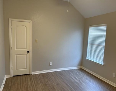 60 Kramer Lane - Photo Thumbnail 18