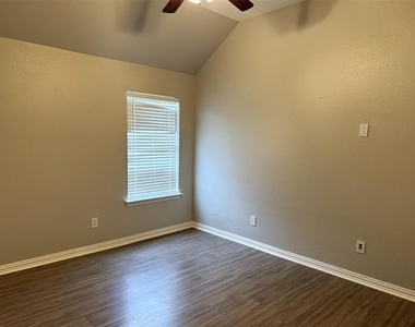 60 Kramer Lane - Photo Thumbnail 16