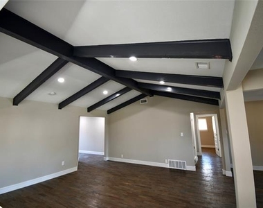 2705 Twinpost Court - Photo Thumbnail 4