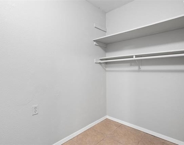 1206 Anetta Street - Photo Thumbnail 14
