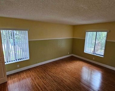 205 Foxtail Drive - Photo Thumbnail 12