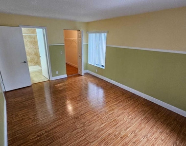 205 Foxtail Drive - Photo Thumbnail 14