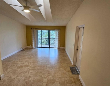 205 Foxtail Drive - Photo Thumbnail 18