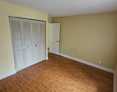 205 Foxtail Drive - Photo Thumbnail 8