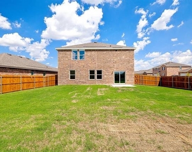 795 Yorkshire Drive - Photo Thumbnail 36