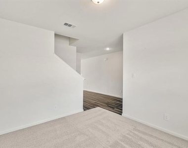 795 Yorkshire Drive - Photo Thumbnail 30
