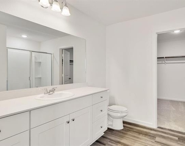 795 Yorkshire Drive - Photo Thumbnail 6