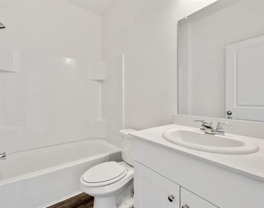 795 Yorkshire Drive - Photo Thumbnail 22
