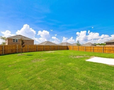 795 Yorkshire Drive - Photo Thumbnail 34