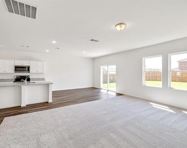 795 Yorkshire Drive - Photo Thumbnail 28