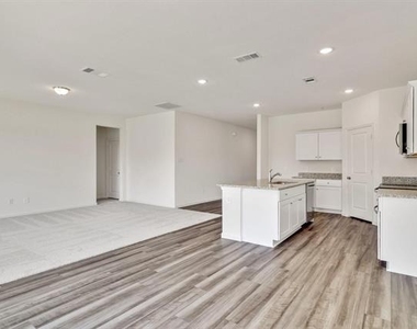795 Yorkshire Drive - Photo Thumbnail 25