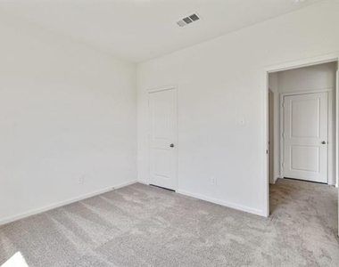 795 Yorkshire Drive - Photo Thumbnail 20