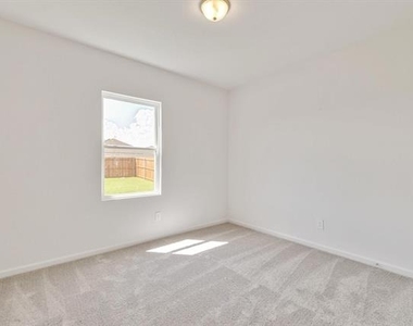 795 Yorkshire Drive - Photo Thumbnail 21
