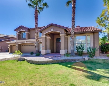 1705 E Coconino Drive - Photo Thumbnail 2