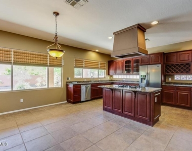1705 E Coconino Drive - Photo Thumbnail 13