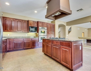 1705 E Coconino Drive - Photo Thumbnail 16