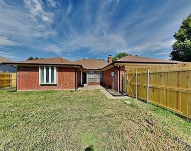 400 Kamber Lane - Photo Thumbnail 18