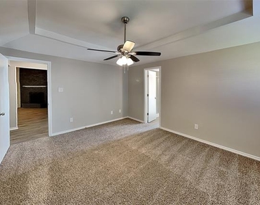 400 Kamber Lane - Photo Thumbnail 7