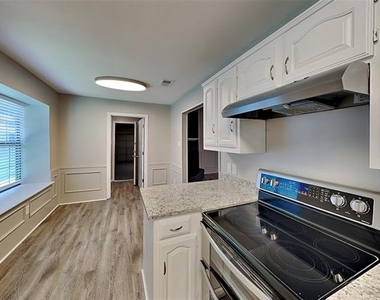 400 Kamber Lane - Photo Thumbnail 5