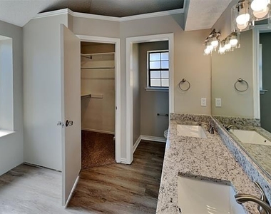 400 Kamber Lane - Photo Thumbnail 10