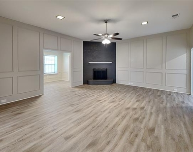 400 Kamber Lane - Photo Thumbnail 3