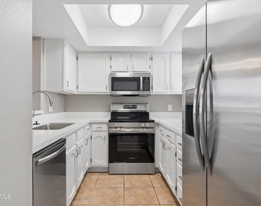 11011 N 92nd Street - Photo Thumbnail 8