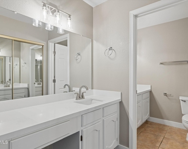 11011 N 92nd Street - Photo Thumbnail 15