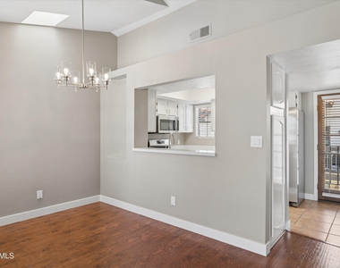 11011 N 92nd Street - Photo Thumbnail 5