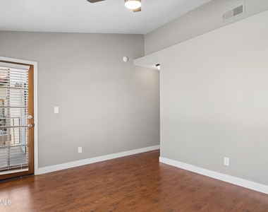 11011 N 92nd Street - Photo Thumbnail 10