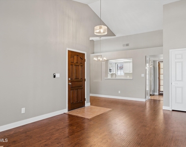 11011 N 92nd Street - Photo Thumbnail 3