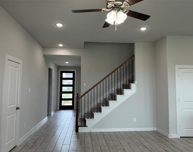 831 Rosebud Trail - Photo Thumbnail 7