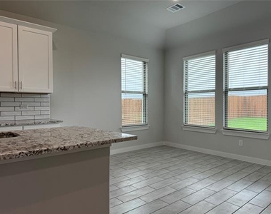 831 Rosebud Trail - Photo Thumbnail 6