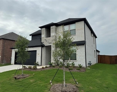 831 Rosebud Trail - Photo Thumbnail 2