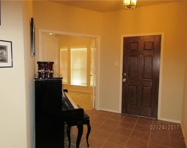 1110 Lubbock Lane - Photo Thumbnail 5
