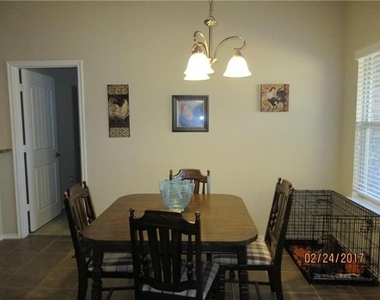 1110 Lubbock Lane - Photo Thumbnail 11