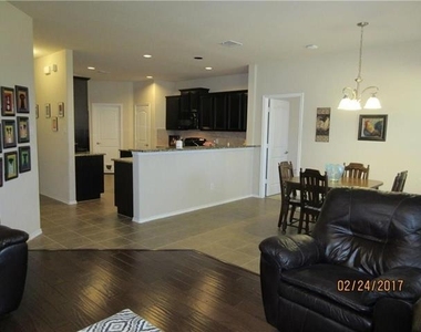 1110 Lubbock Lane - Photo Thumbnail 17