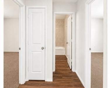 3903 Pioneer Drive - Photo Thumbnail 10