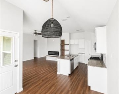 3903 Pioneer Drive - Photo Thumbnail 4